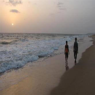 1 Double A/c Bedroom With Bath, Lounge, Kitchen, Goa 4